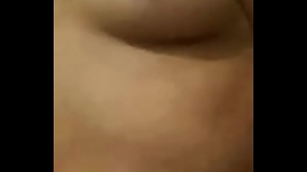 Mi venezolana ya quiere que se lo empuje otra vez exitada